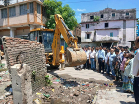 রূপগঞ্জে শতবর্ষী উকিলবাড়ি সরকারী খাল উদ্ধার
