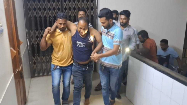 ইট দিয়ে সাংবাদিকের শরীরের বিভিন্ন অংশ থেঁতলে দিলো দুর্বৃত্তরা