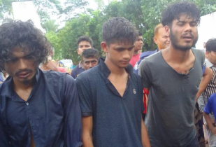 বন্দরে জনতার হাতে তিন ছিনতাইকারী আটক 