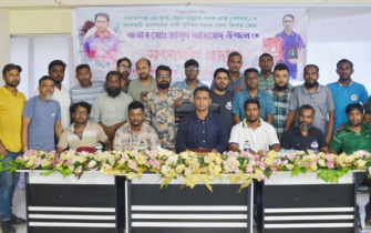 সংব‌র্ধিত হ‌লেন সাফজয়ী নারী ফুটবল দলের গোলকিপার কোচ উজ্জল‌