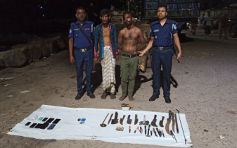 নারায়ণগঞ্জে যৌথ বাহিনীর অভিযানে গ্রেপ্তার ২