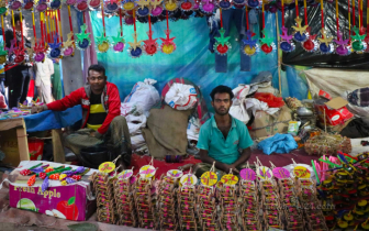 বন্দরে অবৈধ মেলা ব্যাপক ভাবে বৃদ্ধি