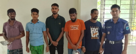 বন্দরে ৪ ওয়ারেন্টভূক্ত আসামীসহ গ্রেপ্তার ৫