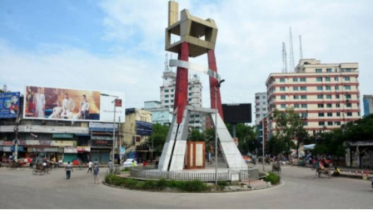 টানা ছুটিতে ফাঁকা শহরে উৎসবের আমেজ
