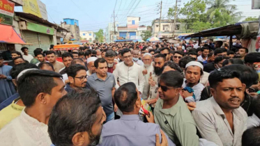 ফতুল্লায় ৩১ দফার লিফলেট বিতরণ রাজীবের