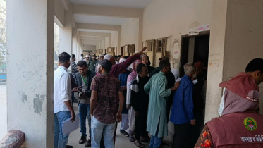 আদর্শ স্কুল কেন্দ্রে দেড় ঘন্টায় ভোট পড়লো ৫ দশমিক ৬৪ শতাংশ