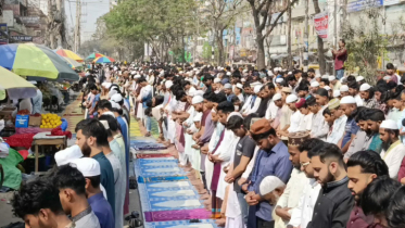 না.গঞ্জে রমজানের দ্বিতীয় জুমায় মসজিদে মুসল্লিদের ঢল