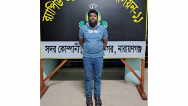 বন্দরে চোরাচালানকৃত ভারতীয় শাড়ী ও থ্রী পিসসহ গ্রেপ্তার ১