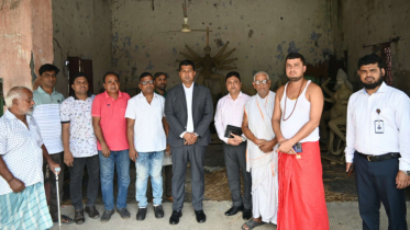 জেলা প্রশাসকের ঢাকেশ্বরী দেব মন্দির পরিদর্শন