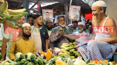 নারায়ণগঞ্জে ৩১ দফার লিফলেট বিতরণ খোরশেদের