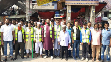 সিদ্ধিরগঞ্জের শিমরাইল মোড়ে চাঁদাবাজদের বিরুদ্ধে বিক্ষোভ মিছিল