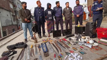 না.গঞ্জে মাদক ও অস্ত্রসহ ফাইটার মনির গ্রেপ্তার