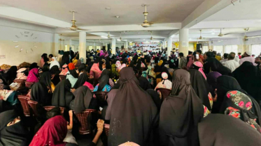 বক্তাবলী কোন সমাবেশে এত নারী ভোটারের উপস্থিতি বিরল! বক্তাবলী কোন সমাবেশে এত নারী ভোটারের উপস্থিতি বিরল!