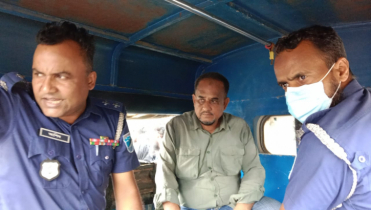 ২ সাংবাদিকদের ওপর সন্ত্রাসী হামলা