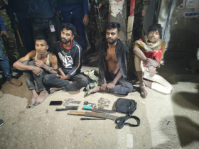 যৌথ বাহিনীর অভিযানে চারজন গ্রেপ্তার