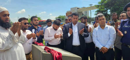 আড়াইহাজারের প্রস্তাবিত ইকো পার্কের নির্মান কাজের উদ্ধোধন করলেন ডিসি