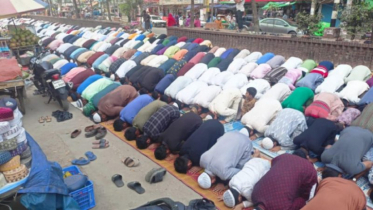 মসজিদে মসজিদে মুসুল্লিদের ফিলিস্তিনবাসীর জন্য অশ্রুজলে প্রার্থনা