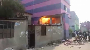 নারায়ণগঞ্জে ডাইং কারখানায় গ্যাস বিস্ফোরণে দগ্ধ ৩
