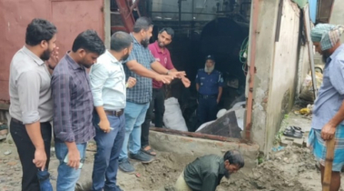 ফতুল্লায় তিন কারখানায় অবৈধ গ্যাস সংযোগ বিচ্ছিন্ন করে জরিমানা