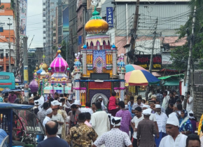 নারায়ণগঞ্জে তাজিয়া মিছিলে মানুষের ঢল