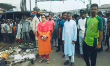 সোনারগাঁওয়ে মহাসড়ক থেকে অবৈধ দোকান ও বাস কাউন্টার উচ্ছেদ