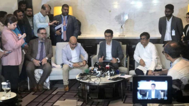 চারটি প্রধান বাধার কথা জানিয়েছেন বিদেশিরা