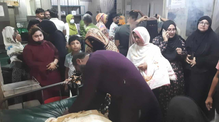 নারায়ণগঞ্জে বিদ্যুৎস্পৃষ্ট হয়ে মা মেয়ের মৃত্যু নারায়ণগঞ্জে বিদ্যুৎস্পৃষ্ট হয়ে মা মেয়ের মৃত্যু