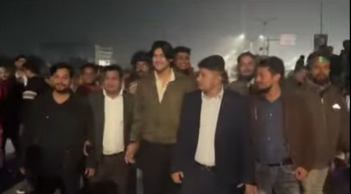 তারেক রহমানের সংবর্ধনাস্থল তিনশ ফিটে নেতাকর্মীদের সাথে মিকাইল