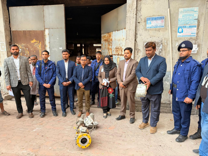 অবৈধ কারখানায় বিদ্যুৎ-গ্যাস বিচ্ছিন্ন