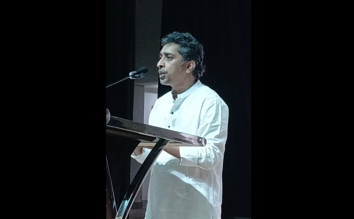 আমাদের অবশ্যই মাতৃভাষায় পারদর্শী হতে হবে: তারিকুল সুজন