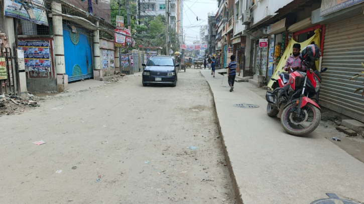 ঈদের আগে সম্পন্ন হচ্ছেনা সড়ক সংস্কার, ঈদের পরে পূর্ণাঙ্গ কাজের আশ্বাস