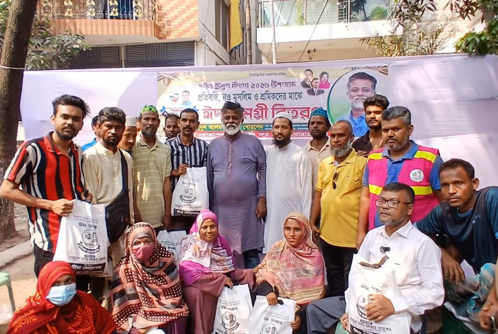 শতাধিক অন্ধ বধির ও প্রতিবন্ধীকে ঈদ সামগ্রী উপহার খোরশেদের