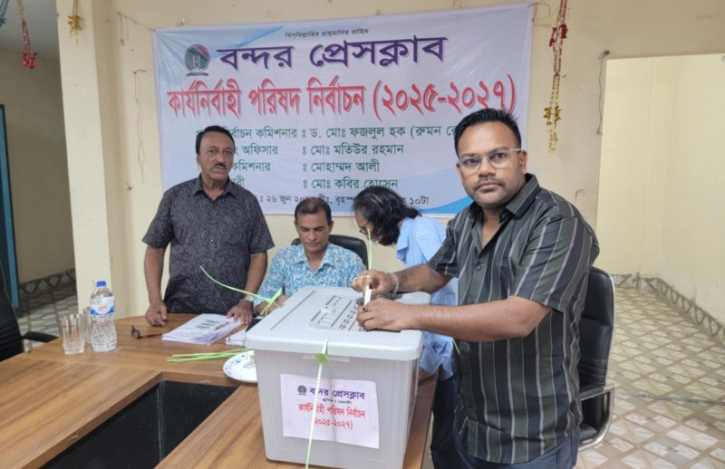 বন্দর প্রেসক্লাবে আতাউর মামুন দীপু জাহিদ জয়ী