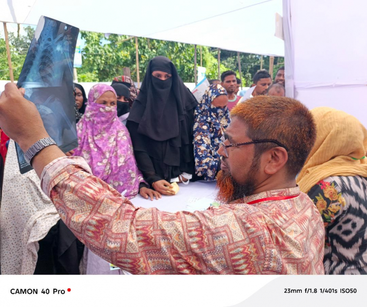 আড়াইহাজারে তিন হাজার নারী-পুরুষ পেলেন বিনা খরচে চিকিৎসা ও ওষুধ আড়াইহাজারে তিন হাজার নারী-পুরুষ পেলেন বিনা খরচে চিকিৎসা ও ওষুধ