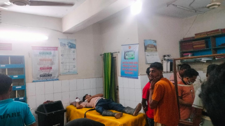 আড়াইহাজারে বিএনপির দুই পক্ষের সংঘর্ষ, আহত ২০