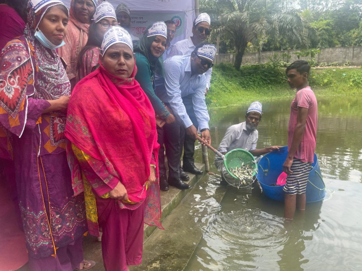 আড়াইহাজারে মৎস্য সপ্তাহের উদ্ধোধন আড়াইহাজারে মৎস্য সপ্তাহের উদ্ধোধন
