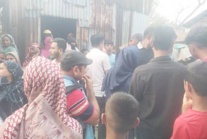 আড়াইহাজারের বাহেরচরে পুলিশ এ্যাসাল্ট এর ঘটনায় সাড়ে তিনশত লোককে আসামী করে মামলা আড়াইহাজারের বাহেরচরে পুলিশ এ্যাসাল্ট এর ঘটনায় সাড়ে তিনশত লোককে আসামী করে মামলা