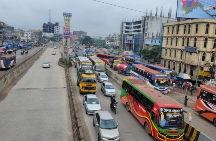আজও নারায়ণগঞ্জ থেকে গ্রামে ফিরছে মানুষ