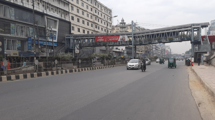 রাজপথ ফাঁকা, র্যাব-পুলিশের সতর্ক টহল রাজপথ ফাঁকা, র্যাব-পুলিশের সতর্ক টহল