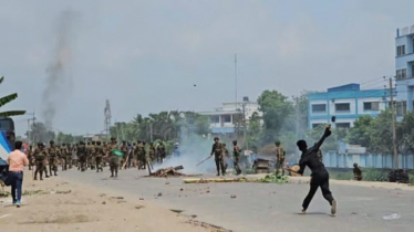 Clash between garment workers and law enforcement in Narayanganj