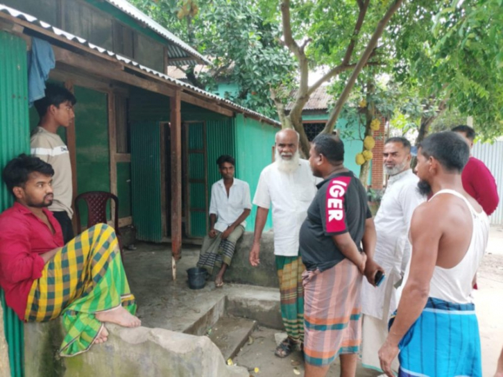আড়াইহাজারে ৩ বাড়িতে ডাকাতি ও সাইজিং মিলে চুরি আড়াইহাজারে ৩ বাড়িতে ডাকাতি ও সাইজিং মিলে চুরি