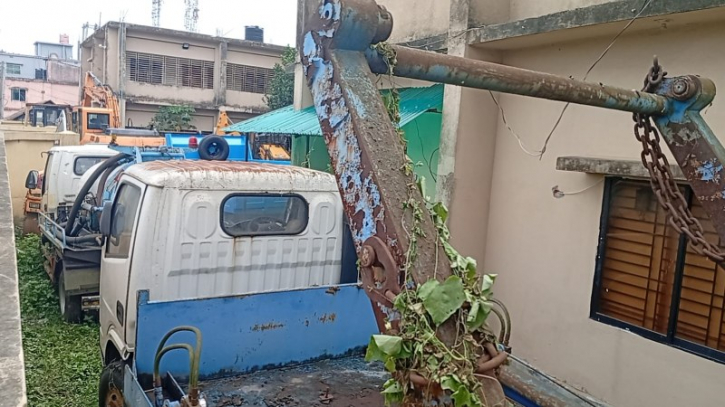 সোনরাগাঁ পৌরসভার কর্মচারীর বিরুদ্ধে গাড়ির যন্ত্রাংশ চুরির অভিযোগ সোনরাগাঁ পৌরসভার কর্মচারীর বিরুদ্ধে গাড়ির যন্ত্রাংশ চুরির অভিযোগ