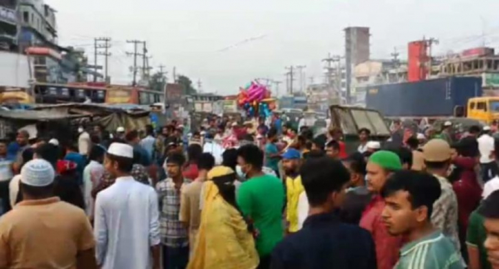 পাওনাদার টাকার জন্যে মারধর করায় বিষপানে যুবকের মৃত্যু, মরদেহ নিয়ে মহাসড়ক অবরোধ পাওনাদার টাকার জন্যে মারধর করায় বিষপানে যুবকের মৃত্যু, মরদেহ নিয়ে মহাসড়ক অবরোধ