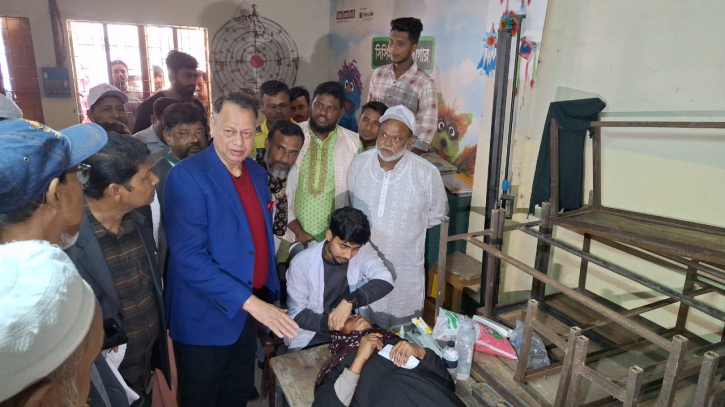 সোনারগাঁয়ে চক্ষু চিকিৎসা সেবা ও শীতার্তদের মাঝে শীতবস্ত্র বিতরণ সোনারগাঁয়ে চক্ষু চিকিৎসা সেবা ও শীতার্তদের মাঝে শীতবস্ত্র বিতরণ