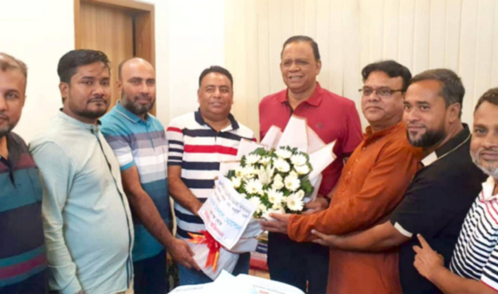 ব্যারিস্টার মাহাবুব উদ্দিন খোকনের সাথে বিএনপির নেতা ইকবাল হোসেনের সৌজন্যে সাক্ষাৎ ব্যারিস্টার মাহাবুব উদ্দিন খোকনের সাথে বিএনপির নেতা ইকবাল হোসেনের সৌজন্যে সাক্ষাৎ