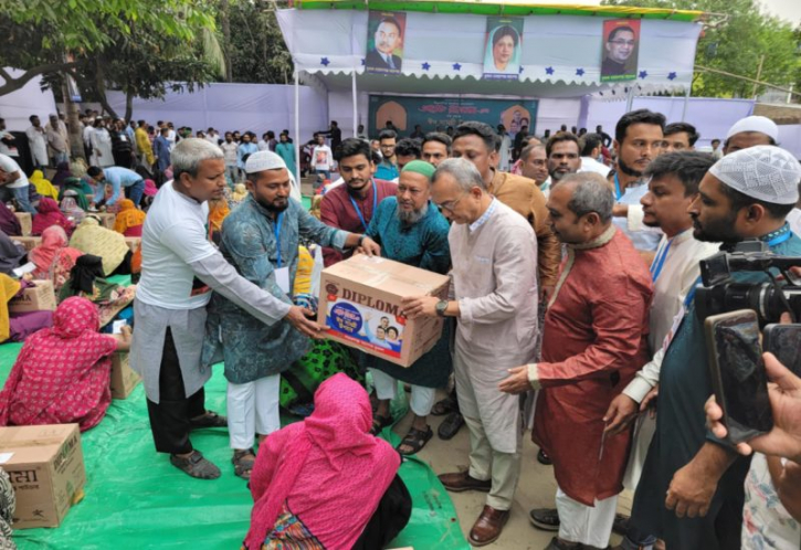 না.গঞ্জে ৩৫০০ দুস্থ পরিবারে পৌছলো তারেক রহমানের ঈদ উপহার না.গঞ্জে ৩৫০০ দুস্থ পরিবারে পৌছলো তারেক রহমানের ঈদ উপহার