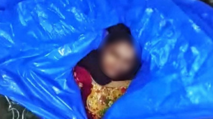 ঢাকা-চট্টগ্রাম মহাসড়কে পলিথিনে মোড়ানো অজ্ঞাত নারীর মরদেহ উদ্ধার ঢাকা-চট্টগ্রাম মহাসড়কে পলিথিনে মোড়ানো অজ্ঞাত নারীর মরদেহ উদ্ধার