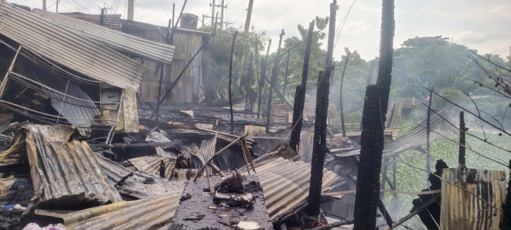 বন্দরে অগ্নিকান্ডে হোসিয়ারী মার্কেট পুড়ে ছাই
