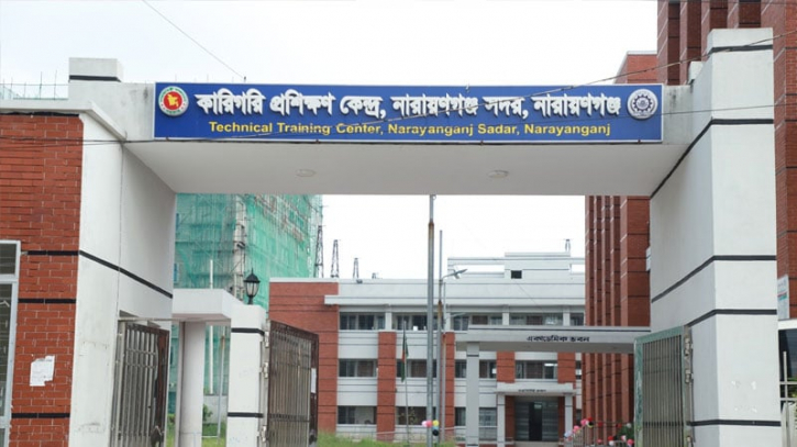 ড্রাইভিং কোর্সের ন্যূনতম বয়স বাড়ানোয় বিপাকে তরুণরা