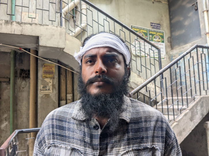 নারায়ণগঞ্জে সংগীতশিল্পী তাকবীর হোসেনের ওপর হামলা